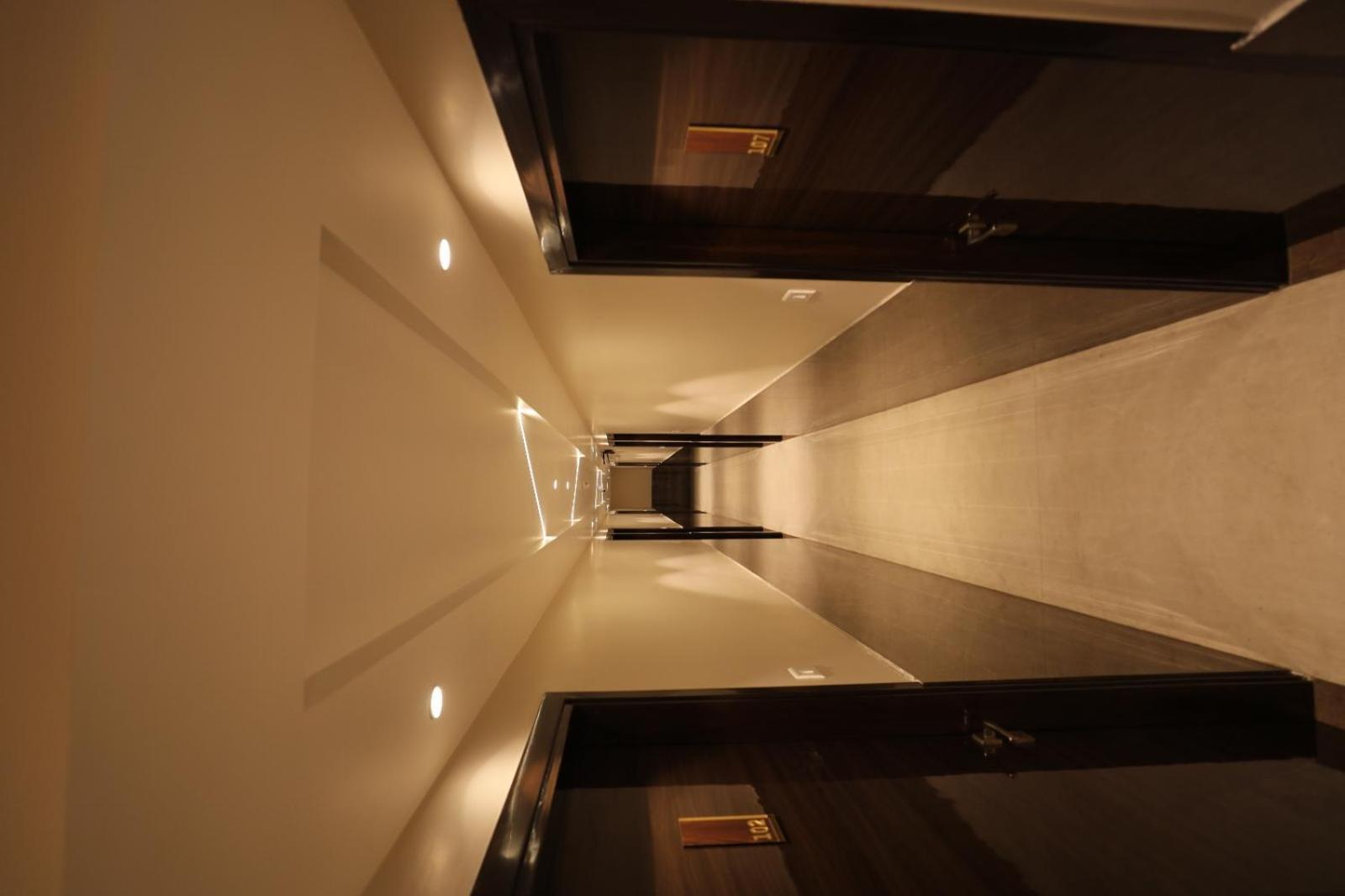 Hotel Maya Crystal Juhi Bari ภายนอก รูปภาพ